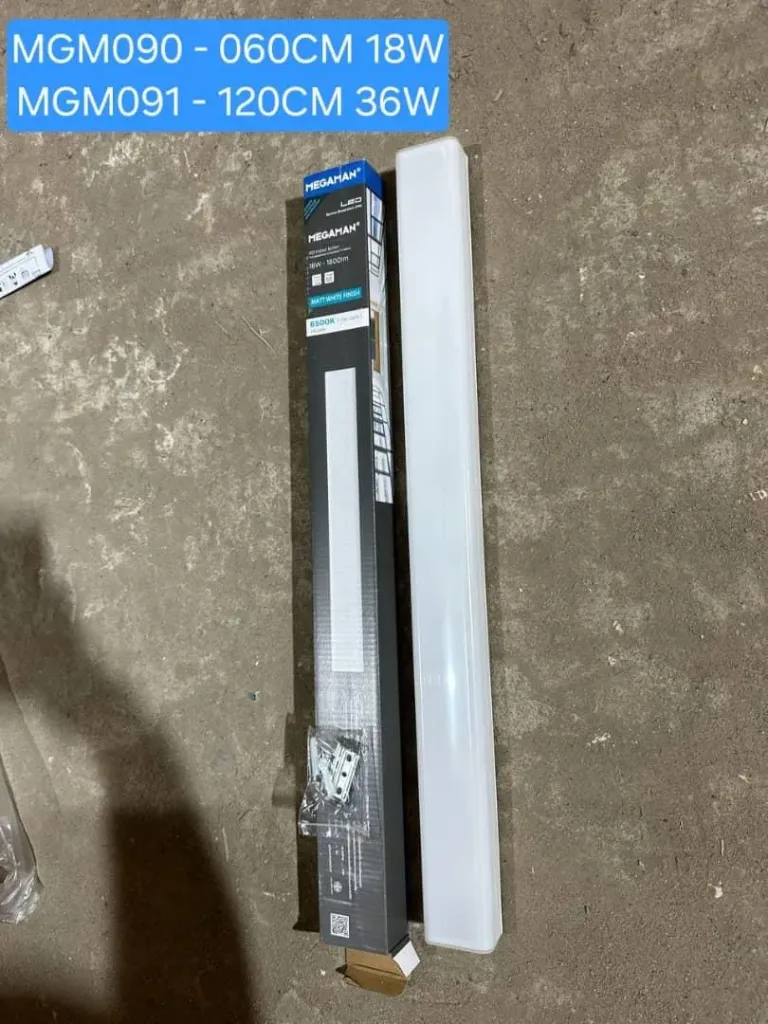 [MGM090] Reglette led 060cm 18w square Megaman (20pcs/ct)