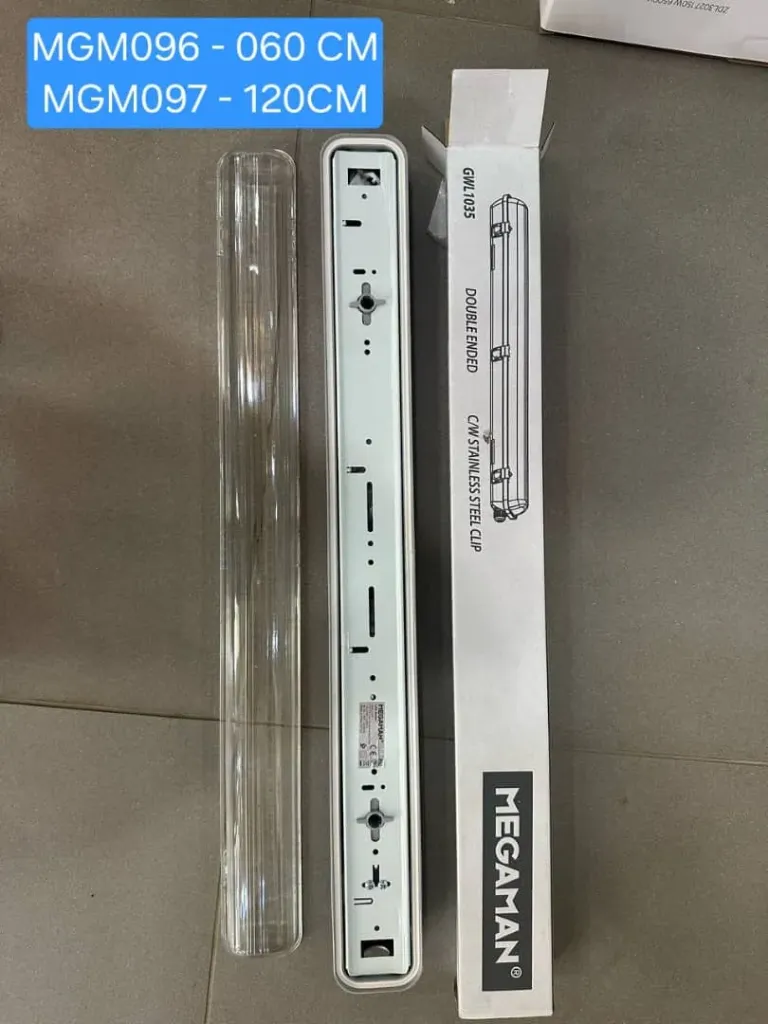 [MGM097] Reglette etanche 120cm Rocco Megaman (12pcs/ct)