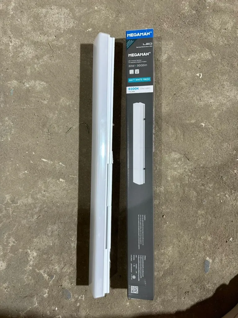[MGM099] Reglette led 120cm 60w Dazzline Megaman (20pcs/ct)